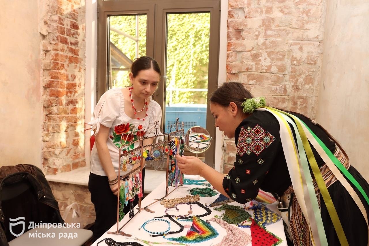 Хороводи, народні пісні та майстер-класи: у Дніпрі відбулися п’яті Дніпровські вечорниці - 24.10.2026