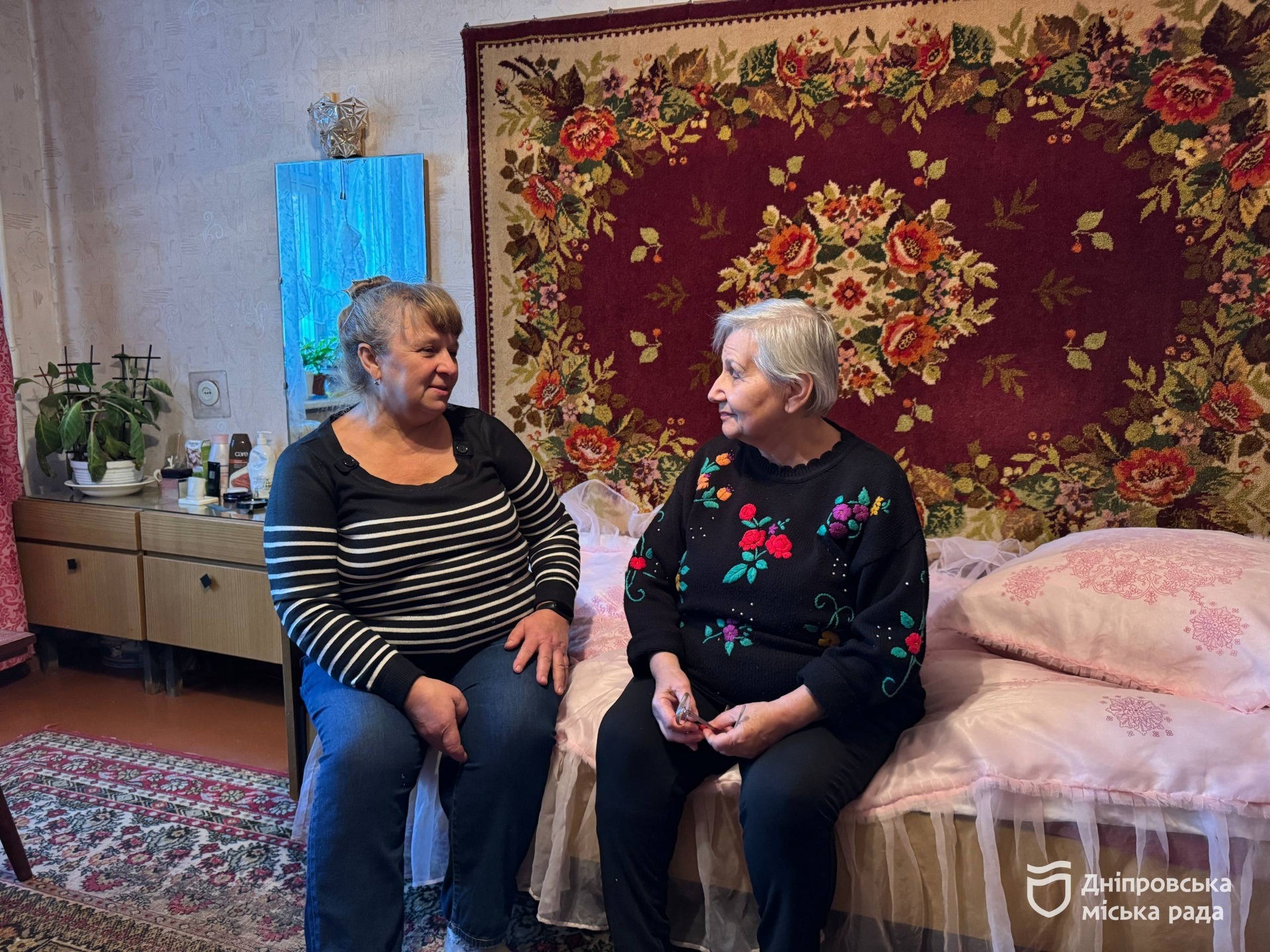 «Мої бабусі чекають на мене»: історія соцробітниці з Дніпра, яка понад 20 років допомагає літнім людям - 27.10.2026