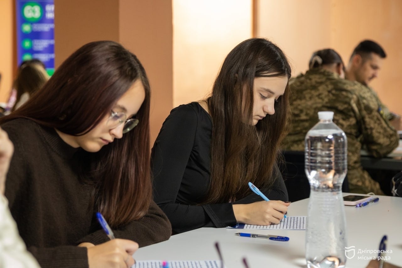 У Дніпрі до Радіодиктанту національної єдності долучилися молодь, ветерани та люди з інвалідністю - 27.10.2026