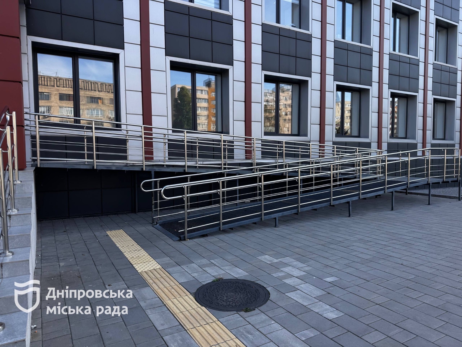 «У закладі створені належні умови, тому можна безперешкодно потрапити до потрібного приміщення», – ветеран про доступність у «Прозорому офісі» Дніпра - 27.10.2026