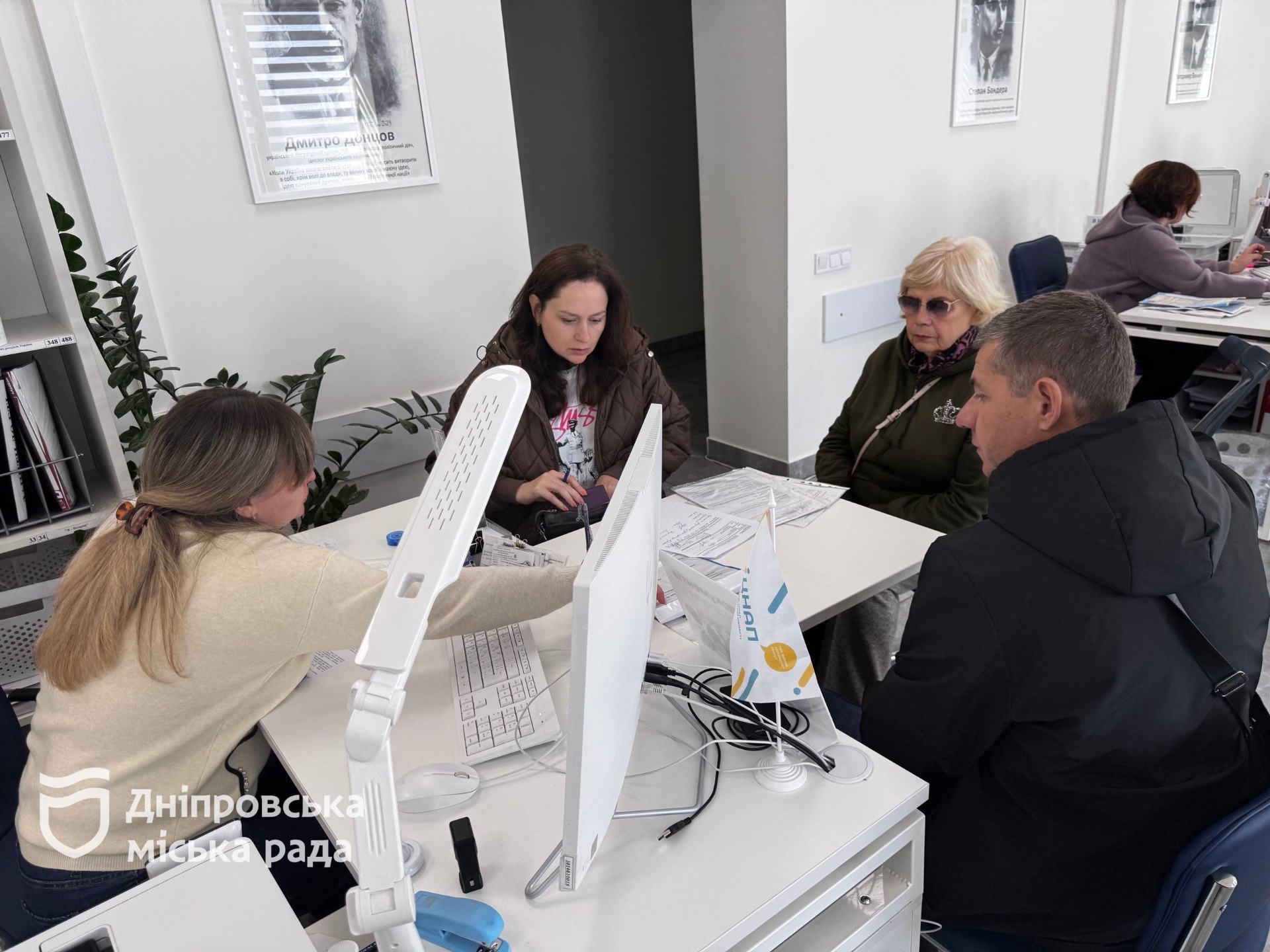 «У закладі створені належні умови, тому можна безперешкодно потрапити до потрібного приміщення», – ветеран про доступність у «Прозорому офісі» Дніпра - 27.10.2026
