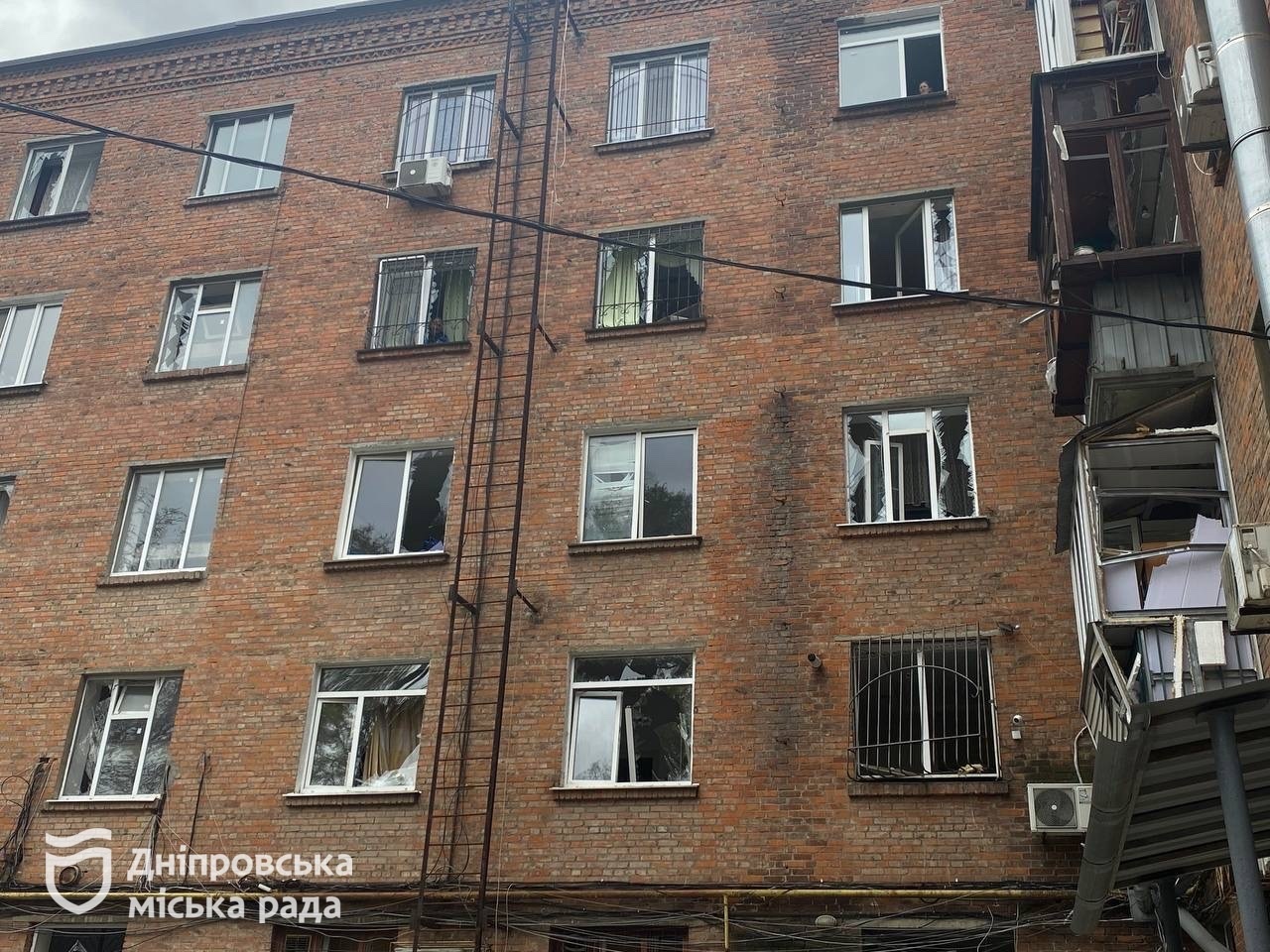 У Дніпрі внаслідок атаки 30 жовтня пошкоджено п’ять житлових будинків та гімназію - 30.10.2026