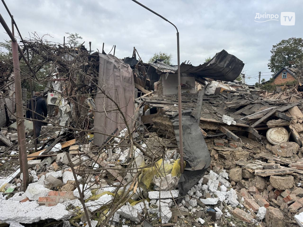 Зруйновані будинки та понівечені оселі: який вигляд має Дніпро після атаки росіян — фото з місця події