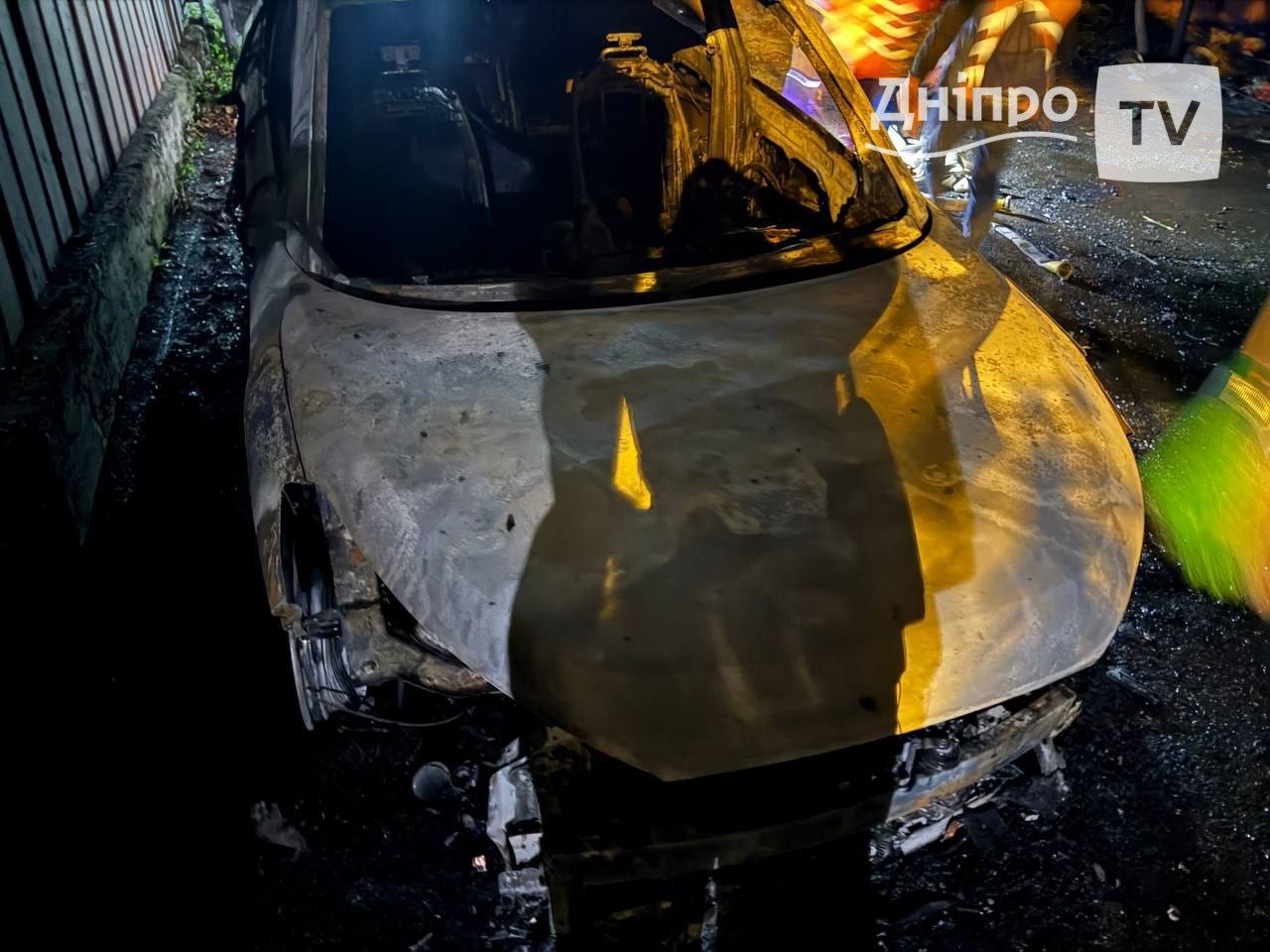 Дніпро оговтується після вечірнього удару: як зараз виглядає місце атаки - 02.10.2026