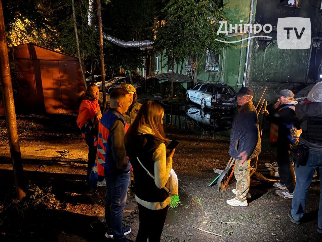 Дніпро оговтується після вечірнього удару: як зараз виглядає місце атаки - 02.10.2026