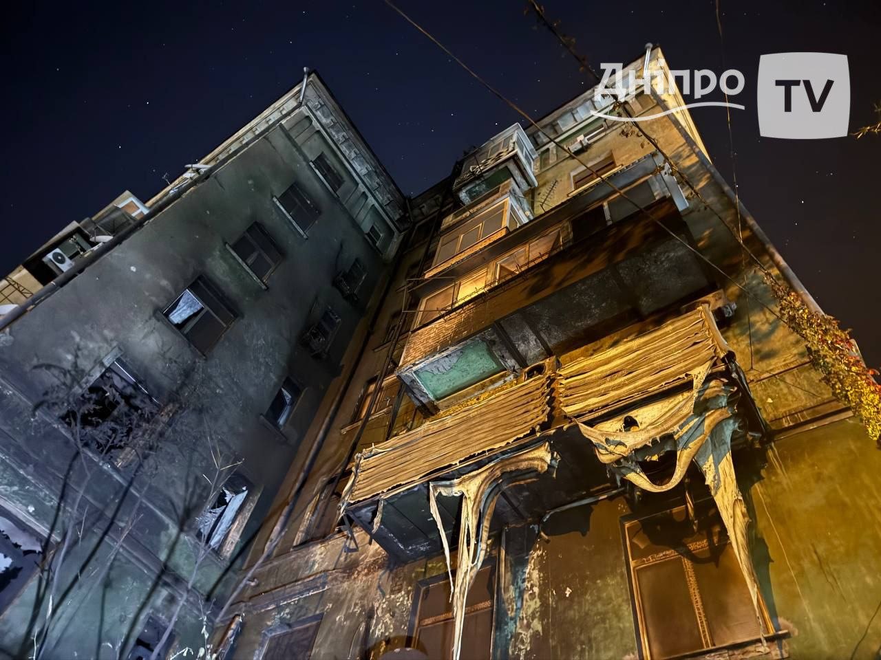 Дніпро оговтується після вечірнього удару: як зараз виглядає місце атаки - 02.10.2026