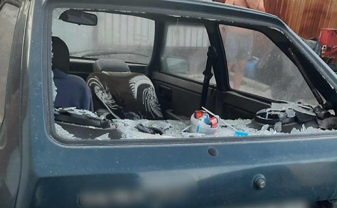 Понад 70 атак на громади Нікопольщини за добу: наслідки ударів показали в поліції