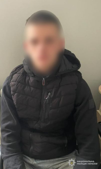 У Львові двоє мешканців Дніпропетровщини побили перехожого та погрожували пістолетом - 05.10.2026