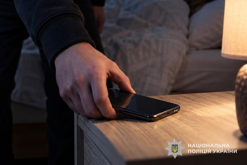 Попросився переночувати та обікрав господарку: у Дніпрі 19-річному чоловіку повідомили про підозру - 14.10.2026 