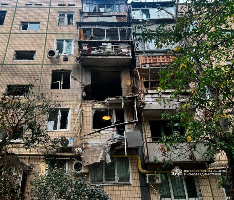 Загиблий і двоє поранених: майже 30 разів ворог атакував Дніпропетровщину - 16.10.2026 