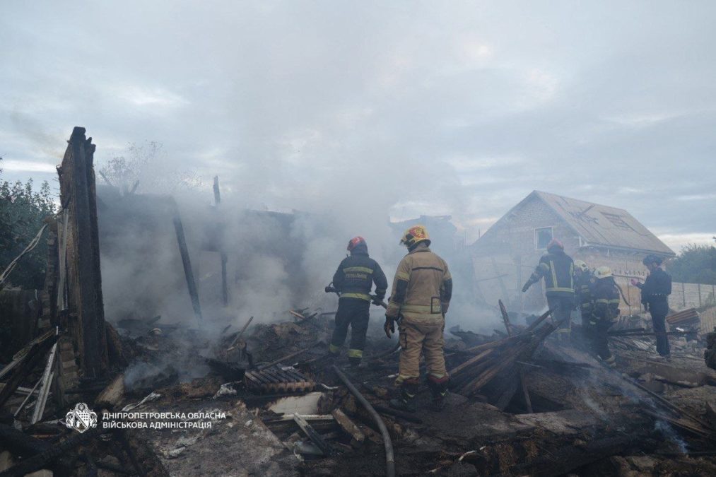 Одна людина загинула, 11 поранені. Майже 70 разів ворог атакував 4 райони Дніпропетровщини - 23.10.2026