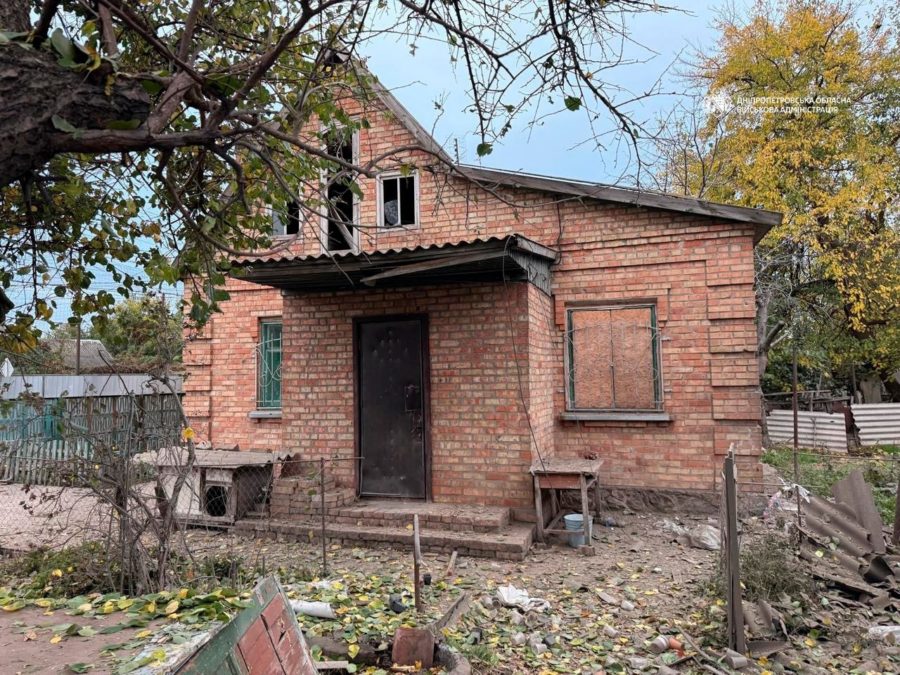 Одна людина загинула. Ще троє поранені. Понад 40 разів ворог атакував чотири райони Дніпропетровщини безпілотниками та артилерією 30.10.2026