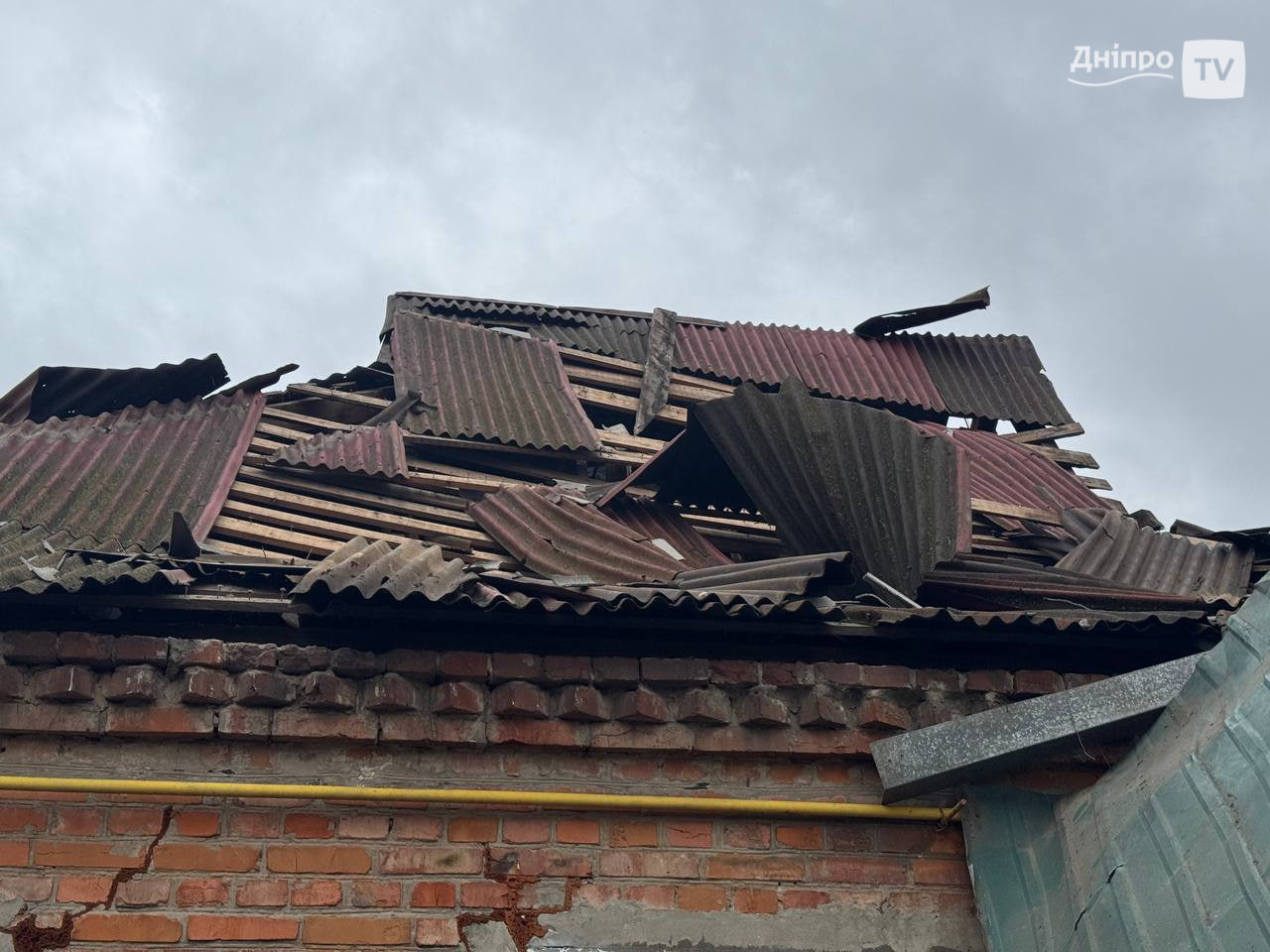 Зруйновані будинки та понівечені оселі: який вигляд має Дніпро після атаки росіян — фото з місця події
