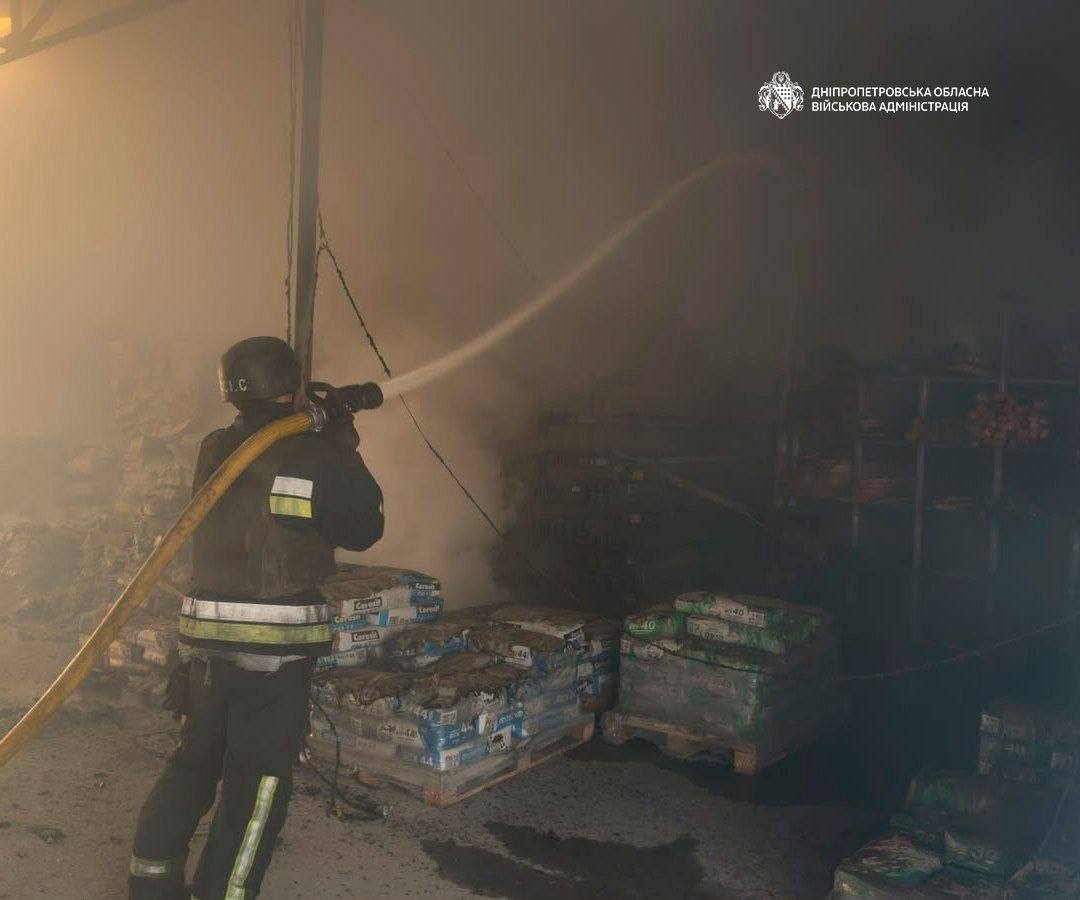 Понад 40 атак за добу троє людей постраждали у трьох районах Дніпропетровщини