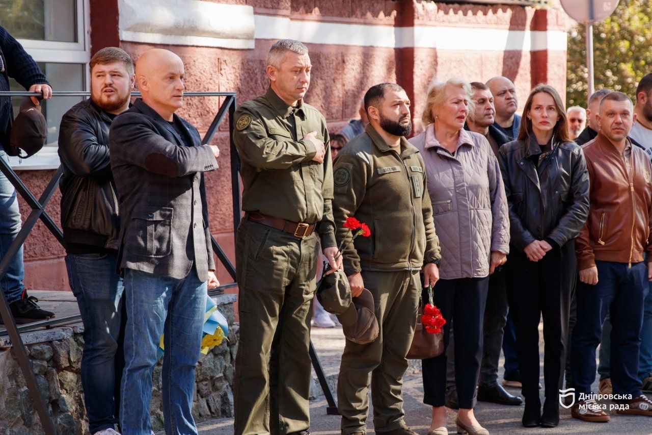 У Дніпрі на будівлі Дніпровської установи виконання покарань № 4 відкрили меморіальну дошку на честь загиблого захисника України Олексія Пупкова