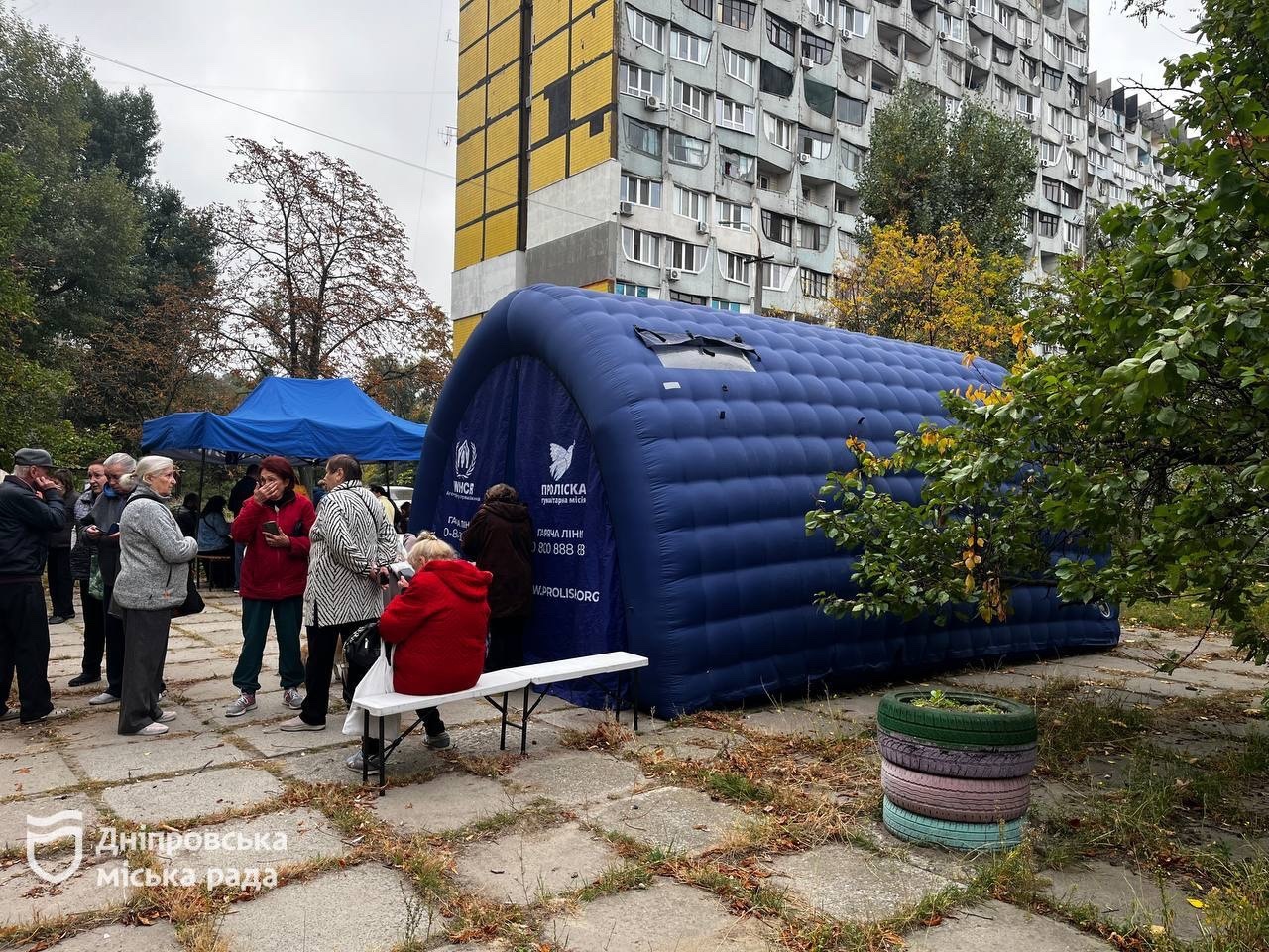 У Дніпрі внаслідок ранкової атаки 13 жовтня пошкоджено будинки комунальні заклади автівки