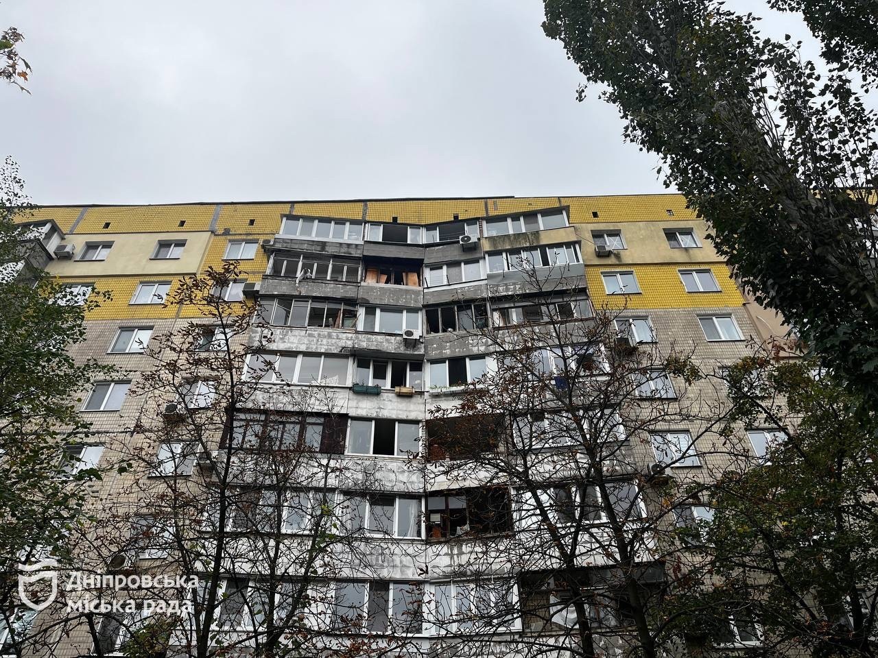 У Дніпрі внаслідок ранкової атаки 13 жовтня пошкоджено будинки комунальні заклади автівки
