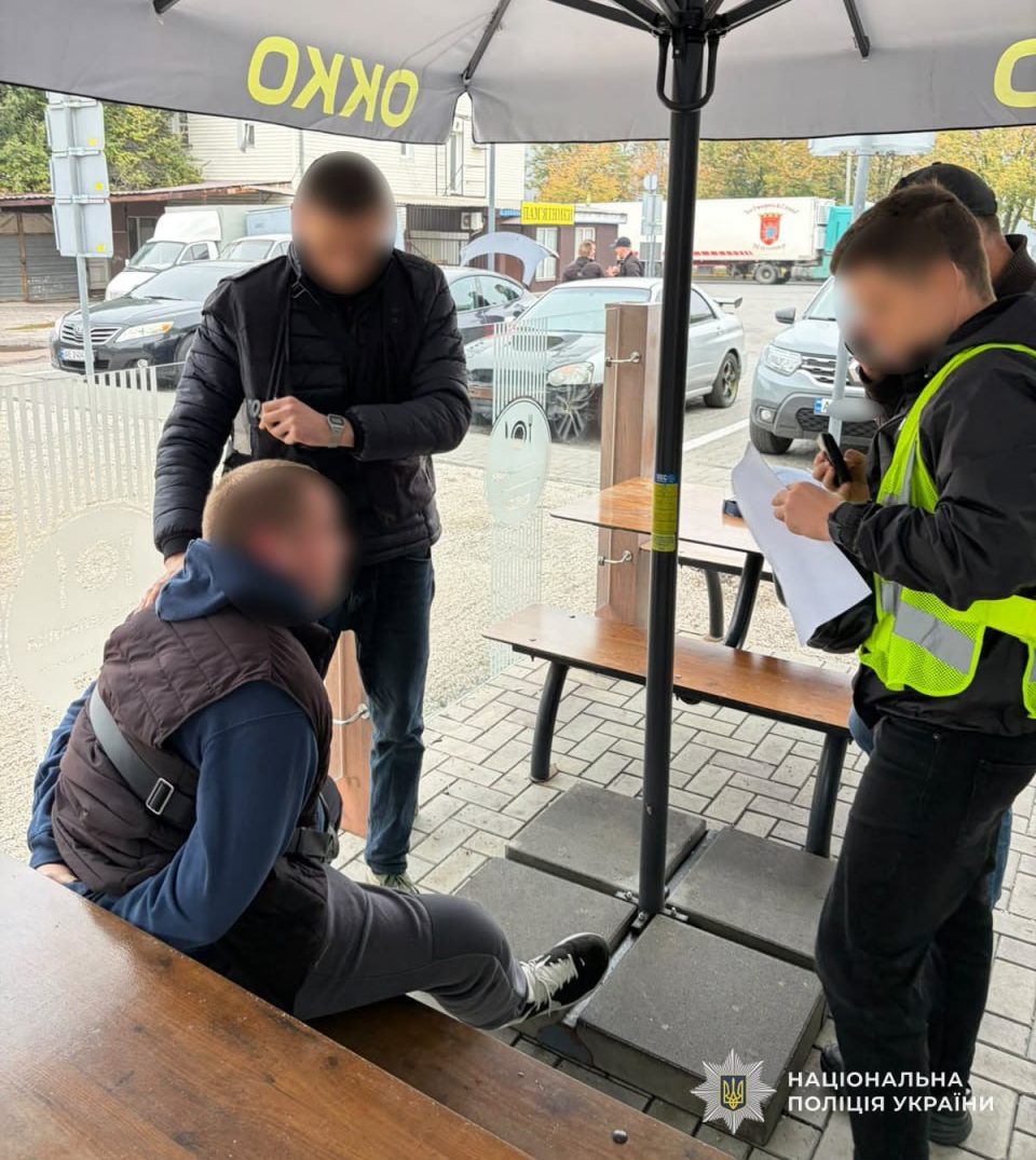 У Дніпрі за $15 тисяч обіцяли оформити військовозобов’язаним виїзд за кордон