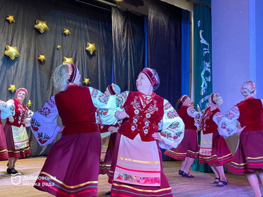 У Дніпрі заклади позашкільної освіти долучаються до відзначення Дня Покрови Пресвятої Богородиці та Дня захисників і захисниць України