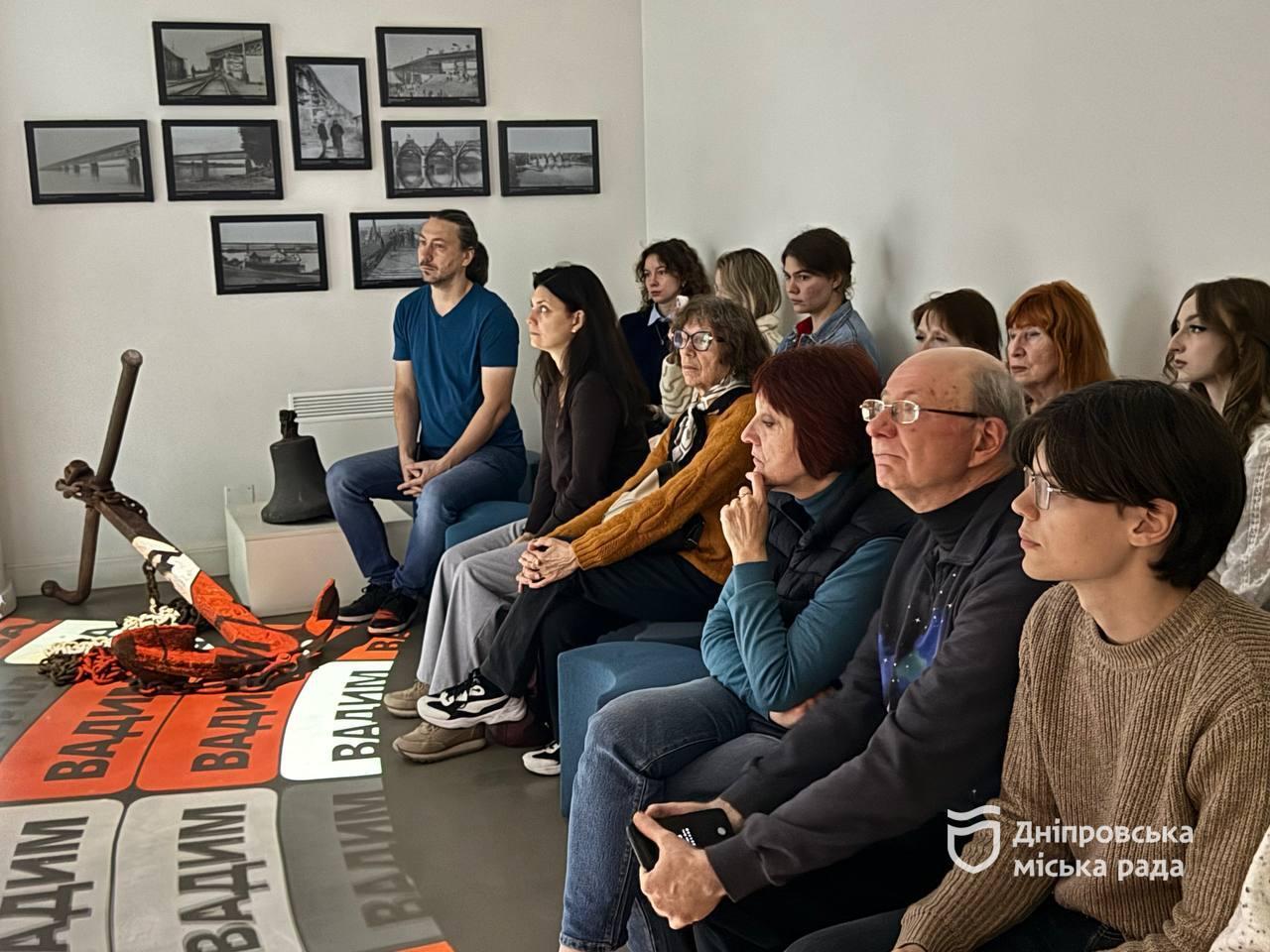 У Музеї історії Дніпра презентували мистецький проєкт відеоарту «Вадим Сідур Між болем та любов’ю»